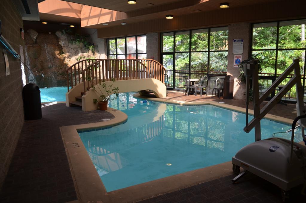 Zoders Inn And Suites Gatlinburg Exterior photo