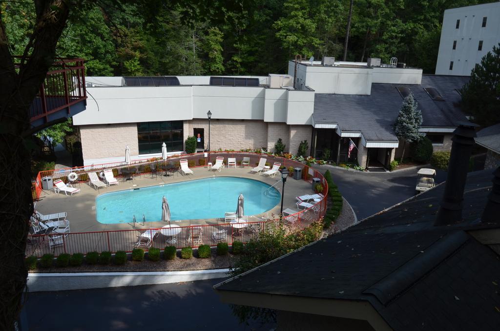 Zoders Inn And Suites Gatlinburg Exterior photo