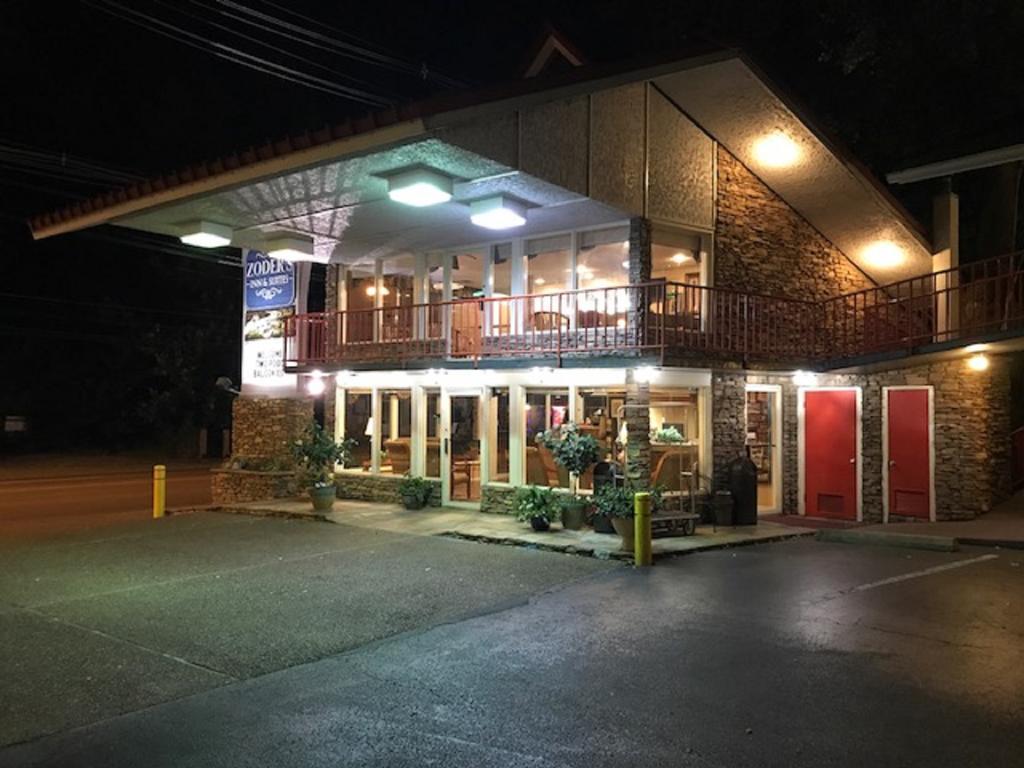 Zoders Inn And Suites Gatlinburg Exterior photo