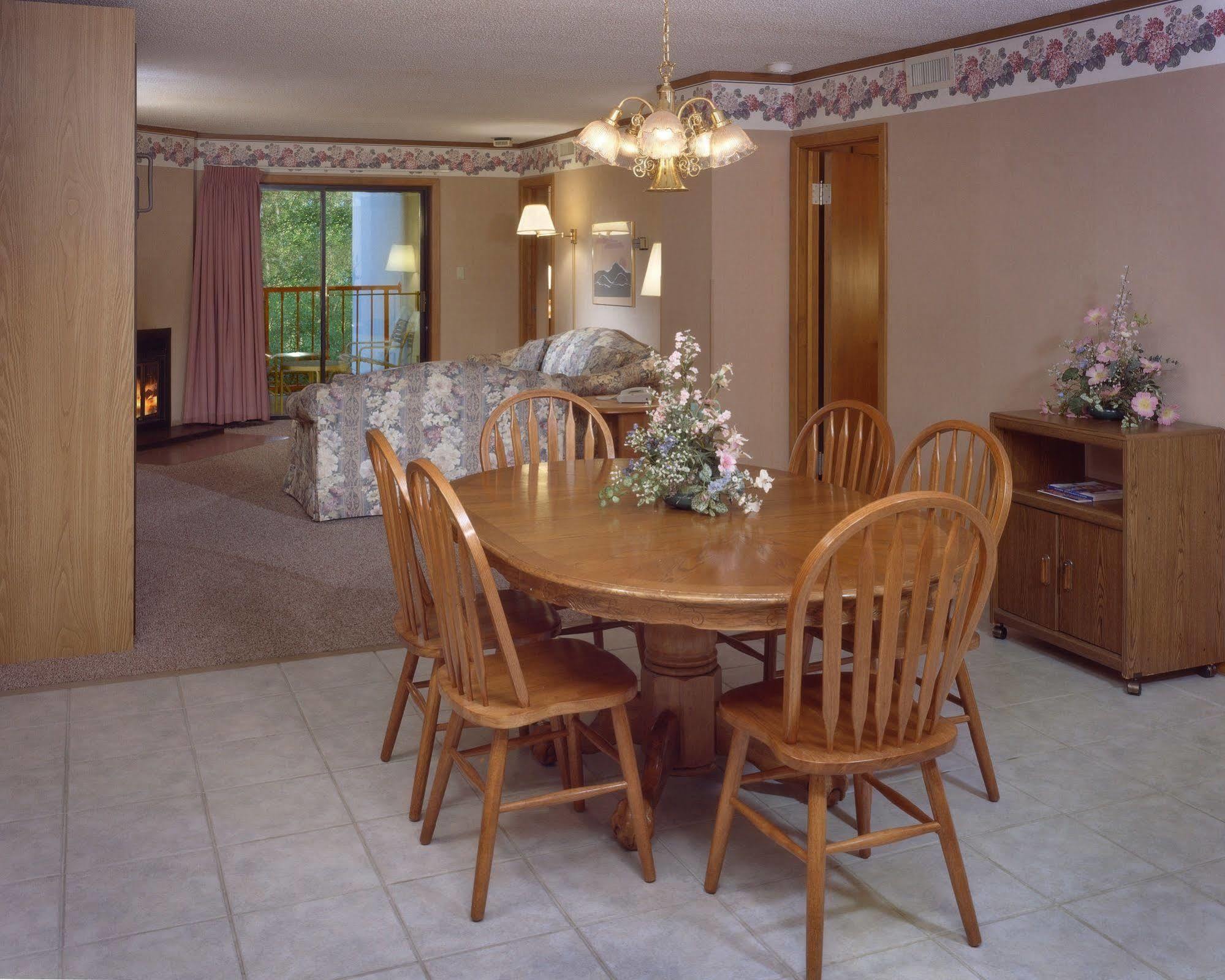 Zoders Inn And Suites Gatlinburg Room photo